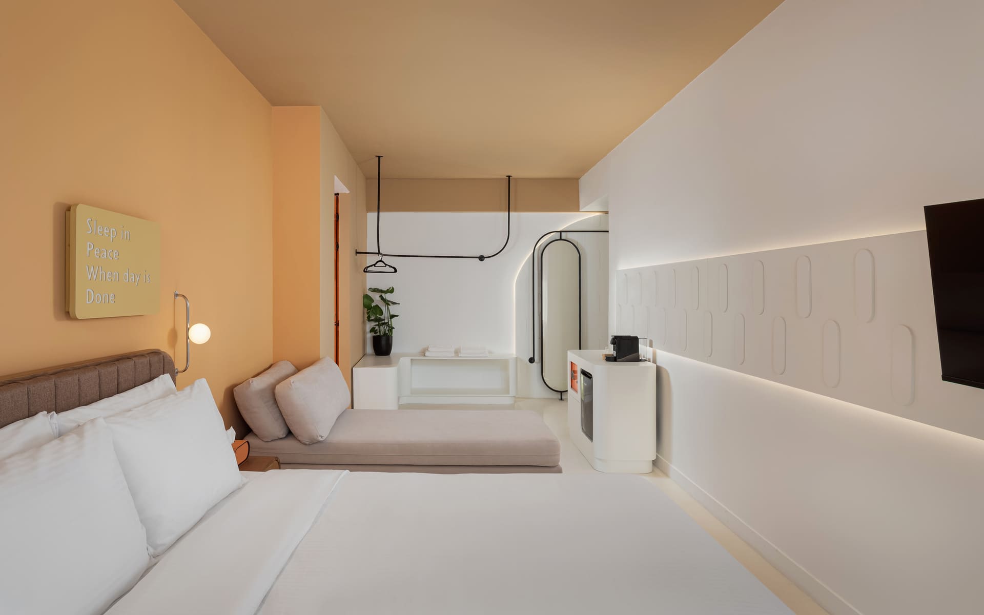 Noctilia Athens
